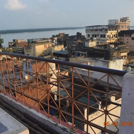Family Guest House Varanasi Exteriör bild