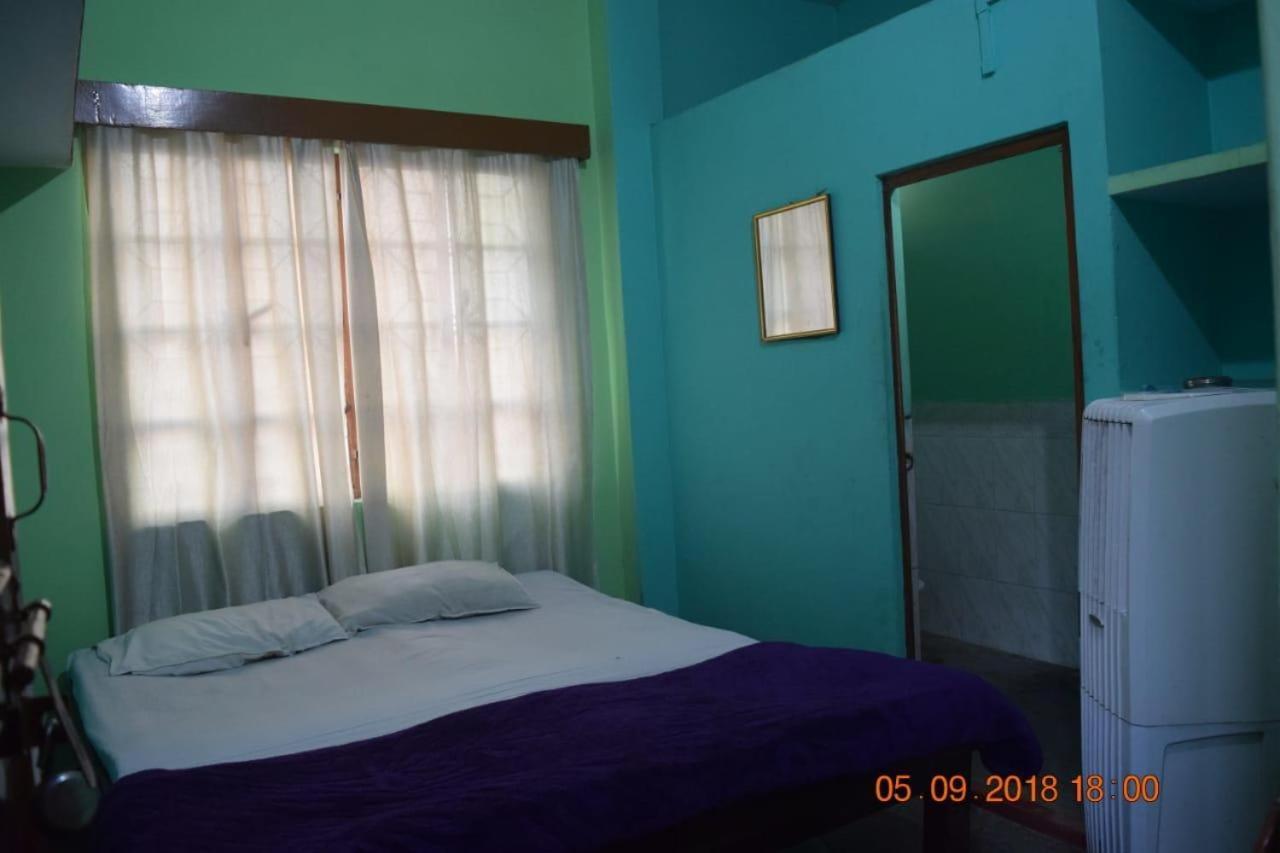 Family Guest House Varanasi Exteriör bild