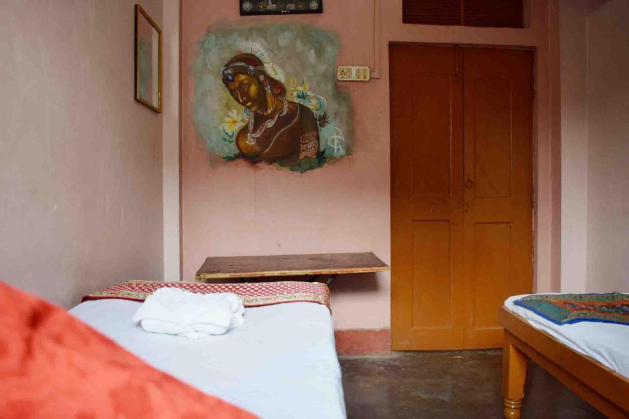 Family Guest House Varanasi Exteriör bild