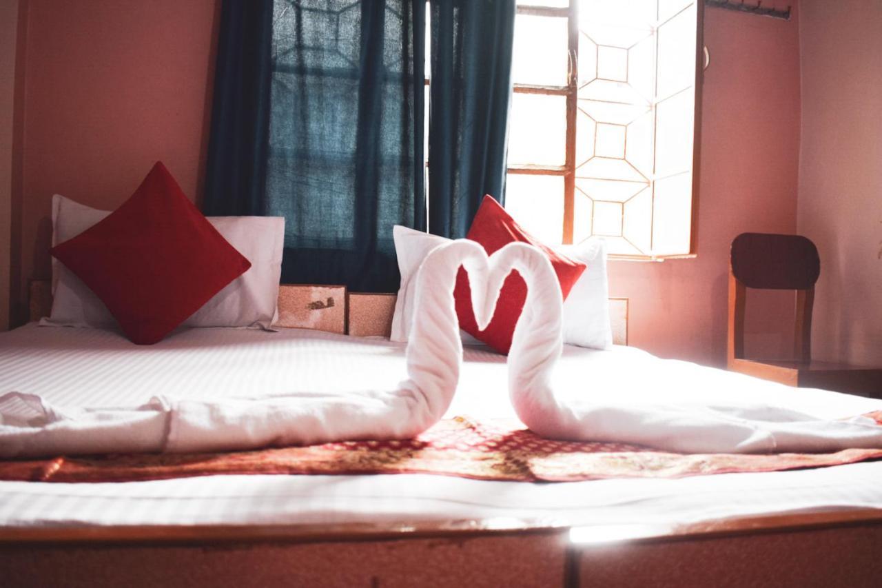 Family Guest House Varanasi Exteriör bild
