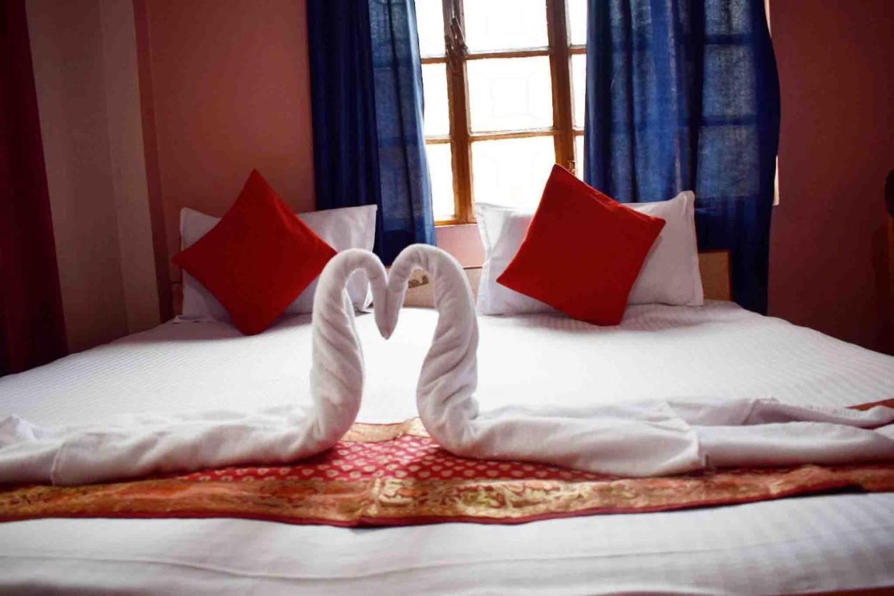 Family Guest House Varanasi Exteriör bild