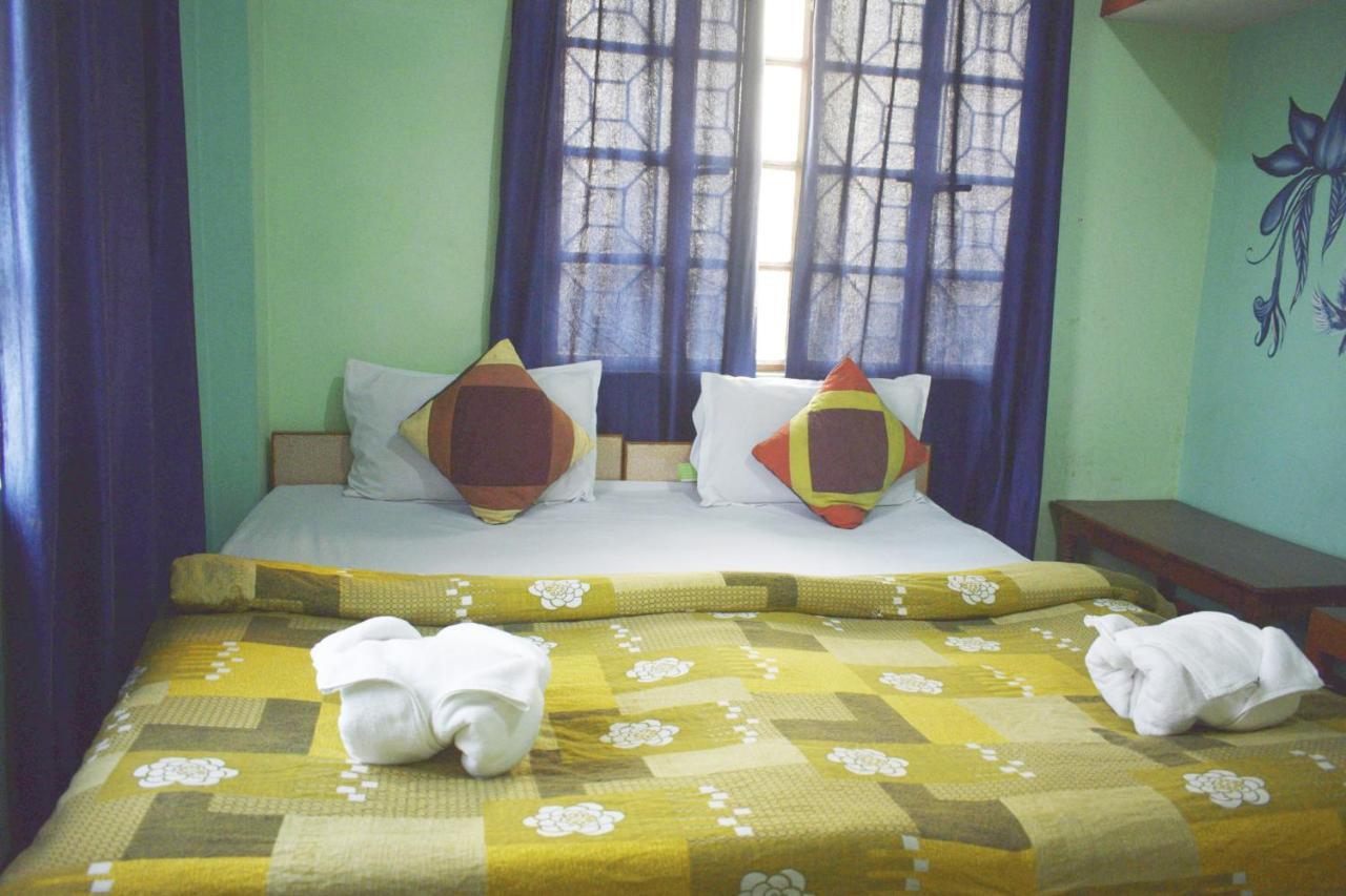 Family Guest House Varanasi Exteriör bild