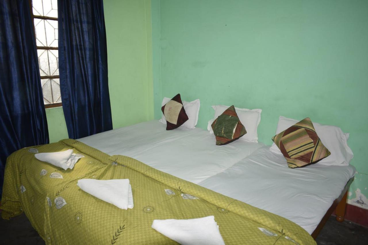 Family Guest House Varanasi Exteriör bild