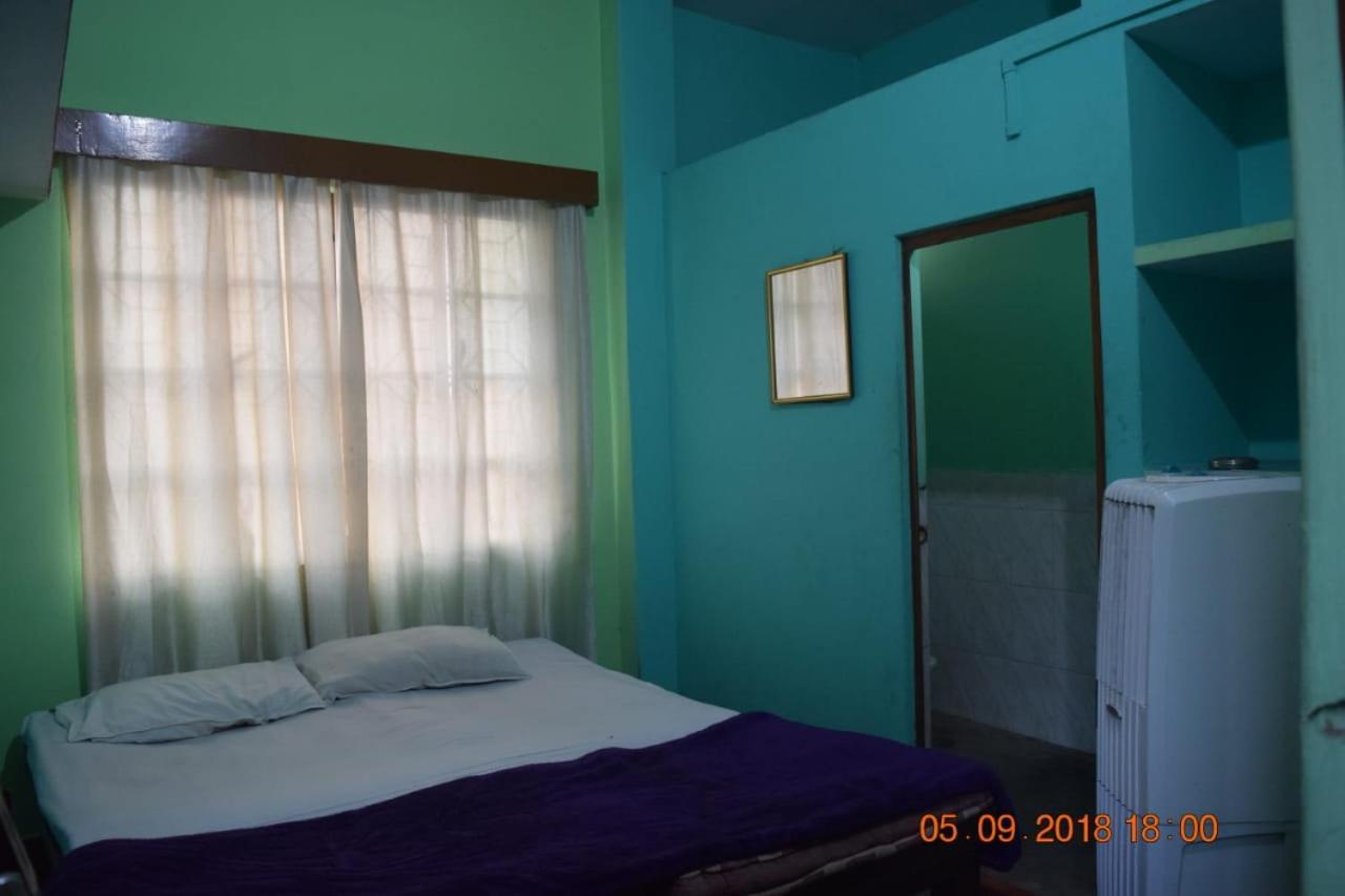 Family Guest House Varanasi Exteriör bild
