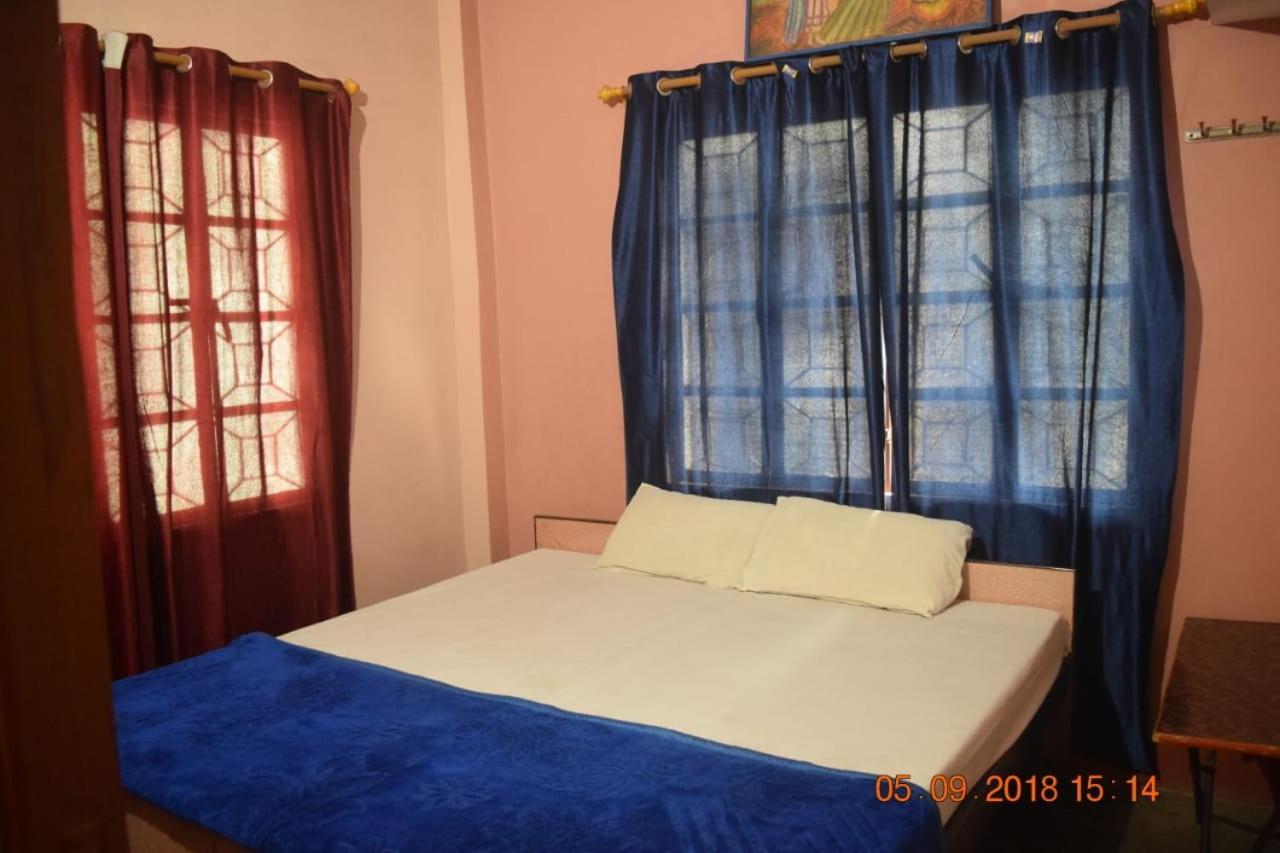 Family Guest House Varanasi Exteriör bild