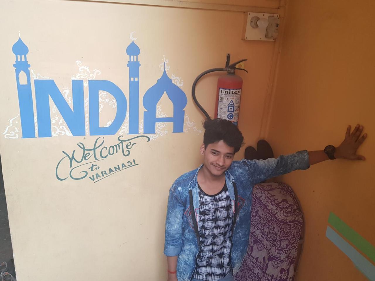 Family Guest House Varanasi Exteriör bild
